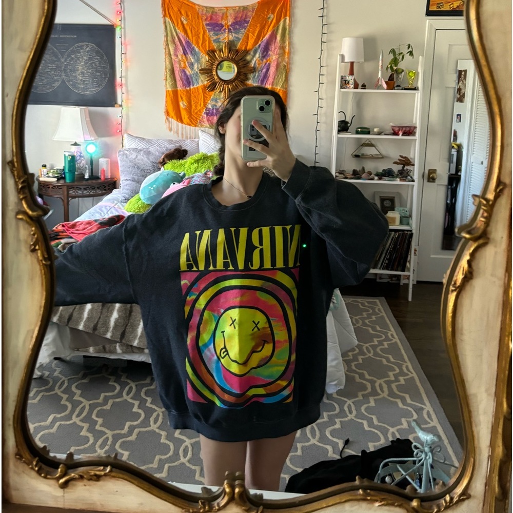 URBAN OUTFITTERS black nirvana crewneck 🖤